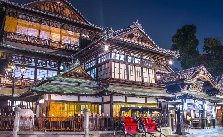Plaisirs des sens dans les Onsen de Matsuyama